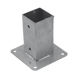 Base plana galvanizada para poste de 70x70 mm