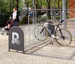 Aparcabicis señalizado de 16 plazas