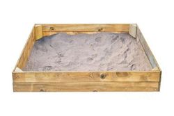 Arenero de madera con cubierta superior